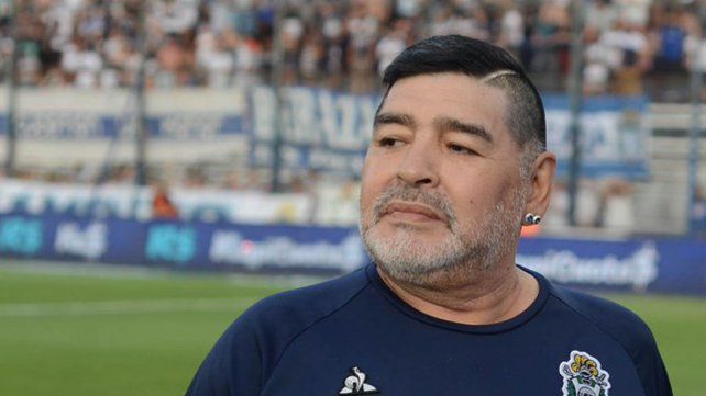 Operarán de urgencia a Diego Maradona por un hematoma subdural Operarán de urgencia a Diego Maradona por un hematoma subdural