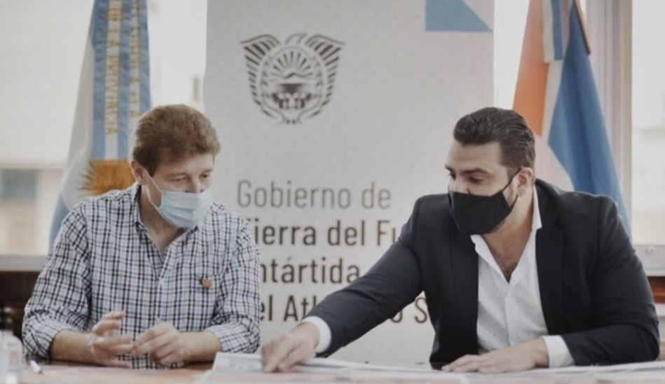 En Tierra del Fuego ya se lanzó la campaña 2023: el gobernador se quiso meter en la interna del PJ y perdió contra un intendente de La Cámpora En Tierra del Fuego ya se lanzó la campaña 2023: el gobernador se quiso meter en la interna del PJ y perdió contra un intendente de La Cámpora