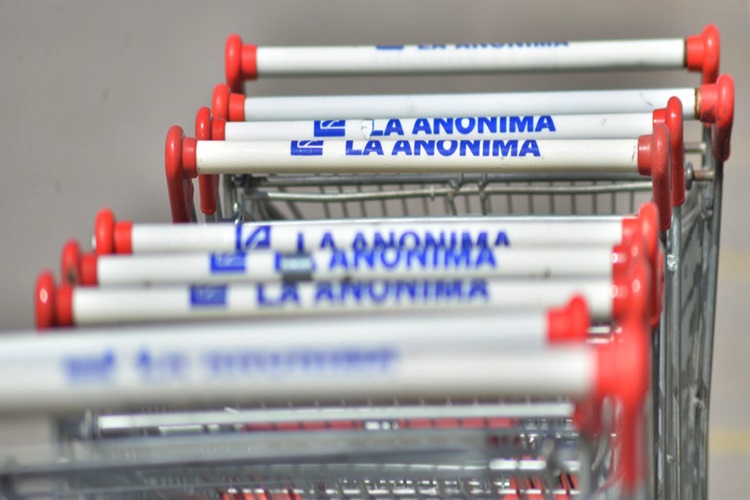 Empleados de La Anonima rechazan el congelamiento salarial Empleados de La Anonima rechazan el congelamiento salarial