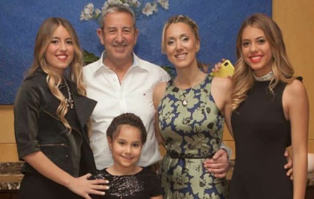 Julio Cobos anunció que volverá a ser padre a los 65 años Julio Cobos anunció que volverá a ser padre a los 65 años