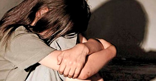 Se filmó violando a su hijita, y la descubrieron porque se equivocó de grupo al mandar el video por WhatsApp Se filmó violando a su hijita, y la descubrieron porque se equivocó de grupo al mandar el video por WhatsApp