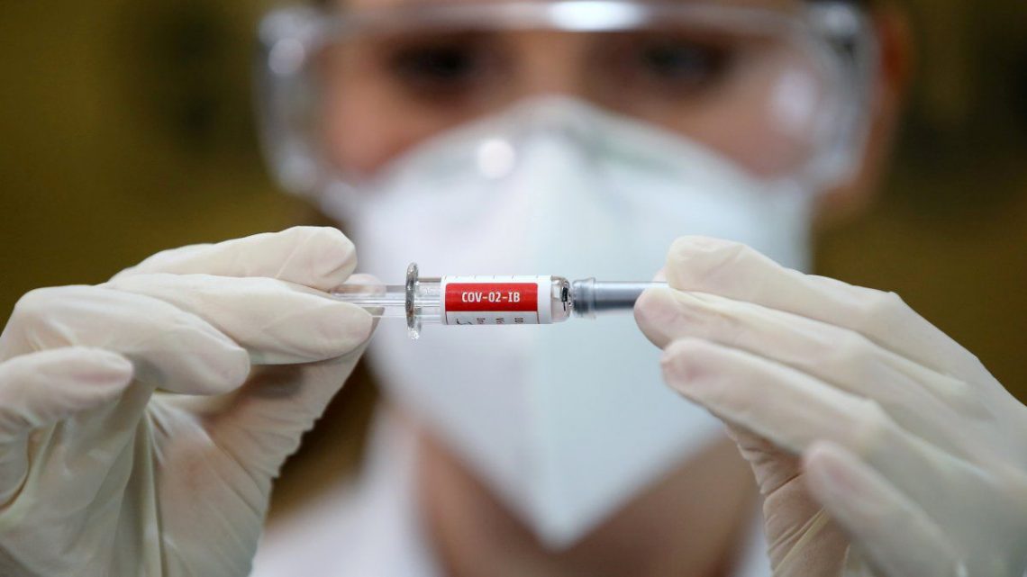CoronaVac: la vacuna china que logró una “rápida respuesta inmune” y pasa a fase 3 CoronaVac: la vacuna china que logró una “rápida respuesta inmune” y pasa a fase 3