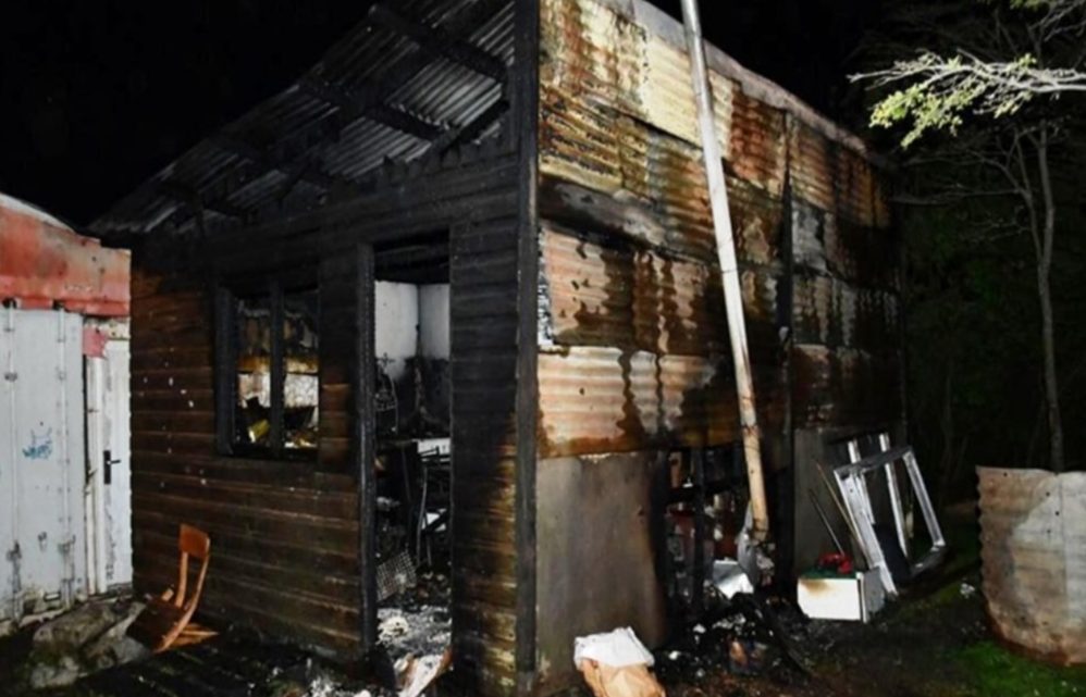 Un incendio destruyó una casilla Un incendio destruyó una casilla