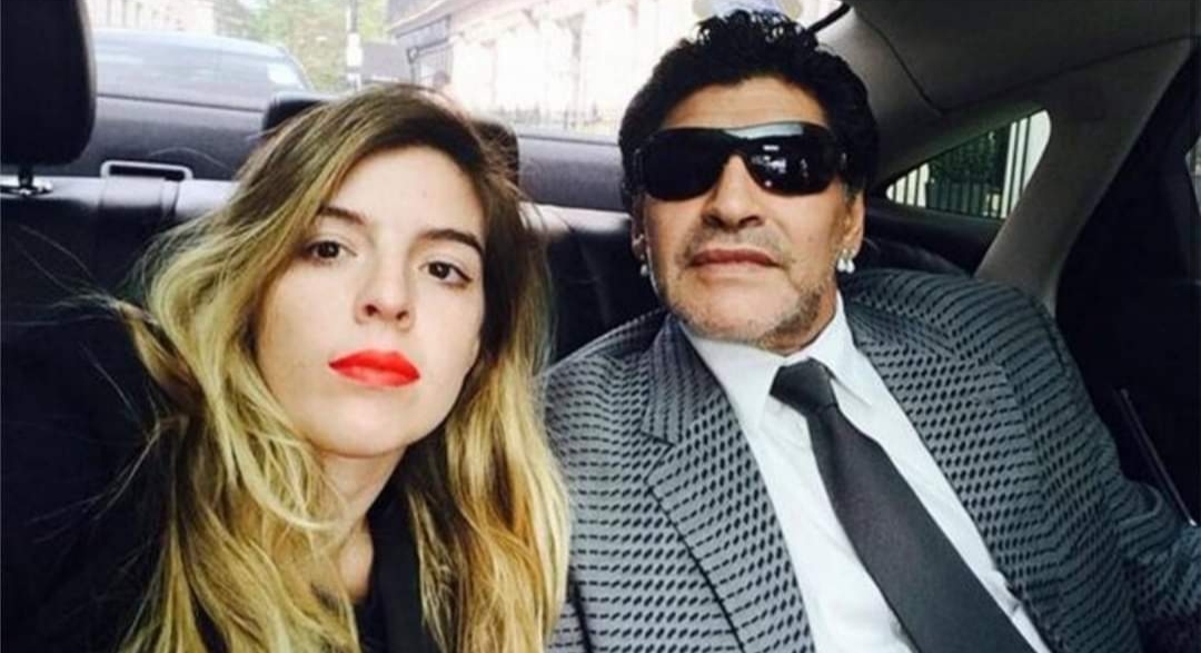 Se filtró un audio de Diego Maradona en el que explica su ausencia a la boda de Dalma: “Encima de ser ladrones, ahora se la agarran con mis hermanas” Se filtró un audio de Diego Maradona en el que explica su ausencia a la boda de Dalma: “Encima de ser ladrones, ahora se la agarran con mis hermanas”
