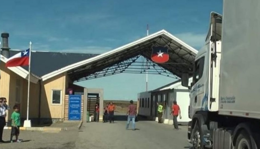 Tránsito de fueguinos afectado por toque de queda en Chile Tránsito de fueguinos afectado por toque de queda en Chile