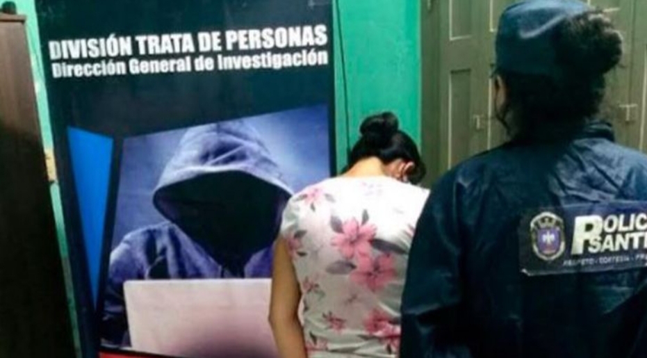 Una mujer obligaba a sus tres hijas de 16, 14 y 11 años a prostituirse por mil pesos