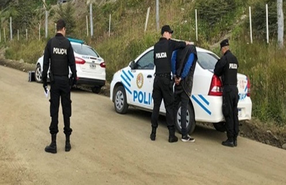 Tres jóvenes detenidos por una pelea en el Camping Municipal Tres jóvenes detenidos por una pelea en el Camping Municipal