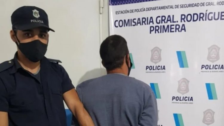 Violaba a sus dos hijas (de 14 y 1 año) y su esposa era cómplice de los abusos Violaba a sus dos hijas (de 14 y 1 año) y su esposa era cómplice de los abusos