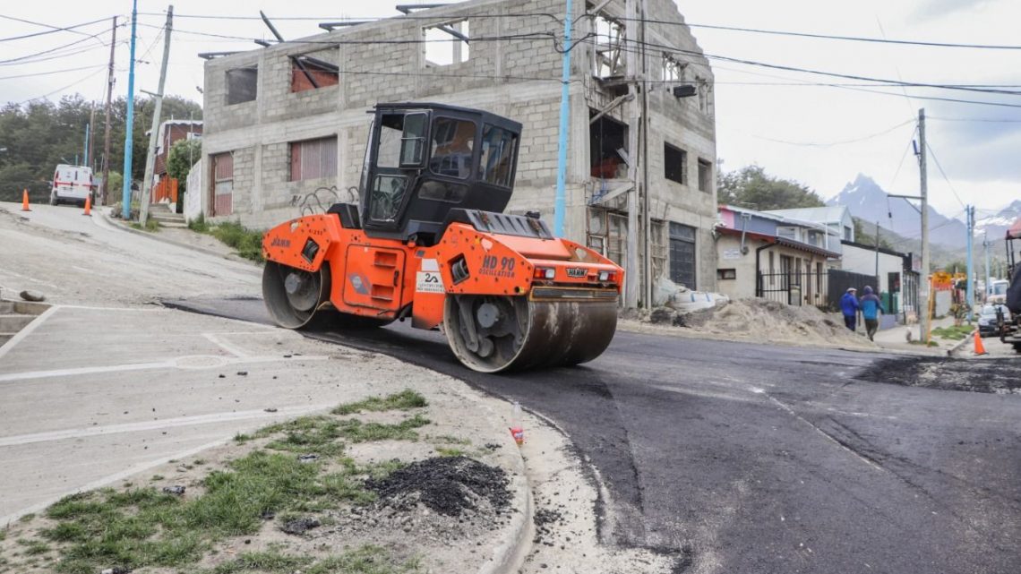“EN LOS PRIMEROS DÍAS DE 2021 COMENZAMOS CON LAS OBRAS DE PAVIMENTACIÓN EN EL ECOLOGICO Y EL PIPO”, DIJO EL SUBSECRETARIO DE OBRAS PÚBLICAS “EN LOS PRIMEROS DÍAS DE 2021 COMENZAMOS CON LAS OBRAS DE PAVIMENTACIÓN EN EL ECOLOGICO Y EL PIPO”, DIJO EL SUBSECRETARIO DE OBRAS PÚBLICAS