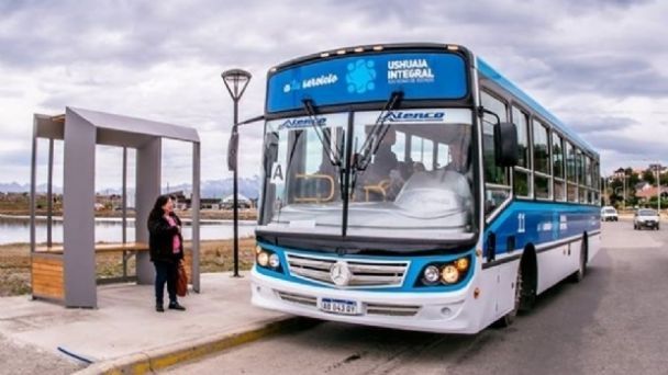 USHUAIA: LOS HORARIOS DEL SERVICIO PÚBLICO DE COLECTIVOS DURANTE LAS FIESTAS USHUAIA: LOS HORARIOS DEL SERVICIO PÚBLICO DE COLECTIVOS DURANTE LAS FIESTAS