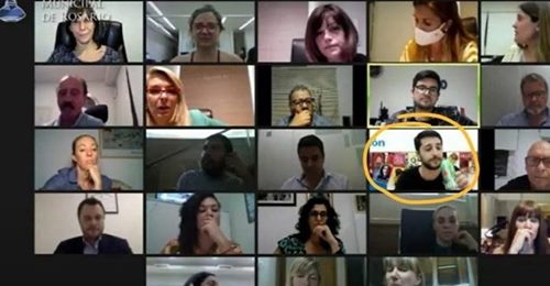 Un concejal se tomó una cerveza en plena sesión virtual Un concejal se tomó una cerveza en plena sesión virtual