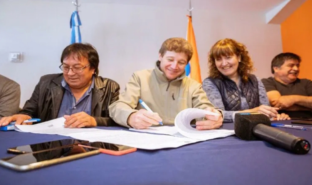 ATE solicitará a Melella que el aumento de sueldo sea igual para los trabajadores ATE solicitará a Melella que el aumento de sueldo sea igual para los trabajadores