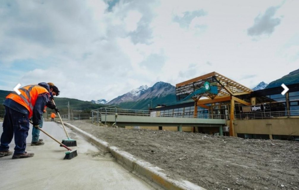 Plan de obras en Ushuaia: «Seguimos mejorando el Polo Deportivo en el barrio de Andorra» Plan de obras en Ushuaia: «Seguimos mejorando el Polo Deportivo en el barrio de Andorra»