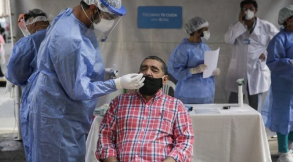 Argentina comenzó el año con 44% más de casos de coronavirus que como finalizó 2020