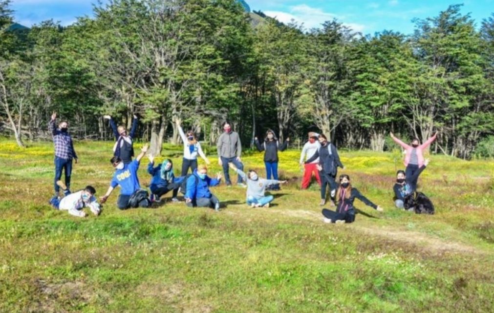 Activá el Verano: Talleres, fogones y encuentros en entornos naturales para jóvenes de Ushuaia Activá el Verano: Talleres, fogones y encuentros en entornos naturales para jóvenes de Ushuaia