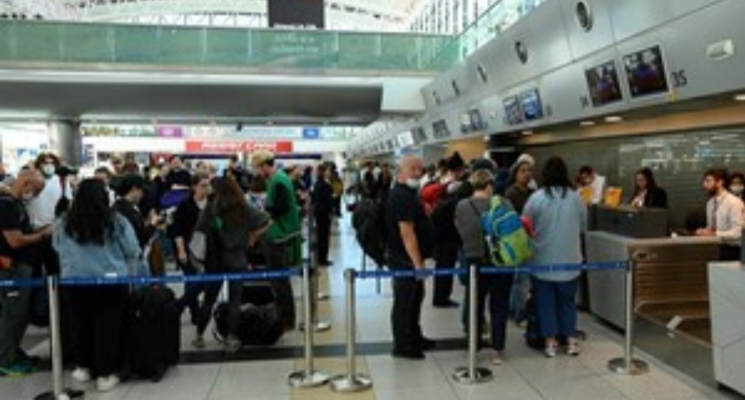 Detectaron a un viajero con la cepa británica del covid-19 Detectaron a un viajero con la cepa británica del covid-19