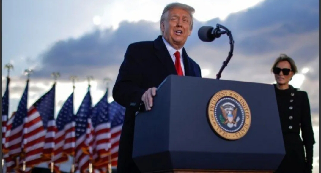 Donald Trump dejó el poder con un contundente mensaje: «Volveremos de alguna manera» Donald Trump dejó el poder con un contundente mensaje: «Volveremos de alguna manera»