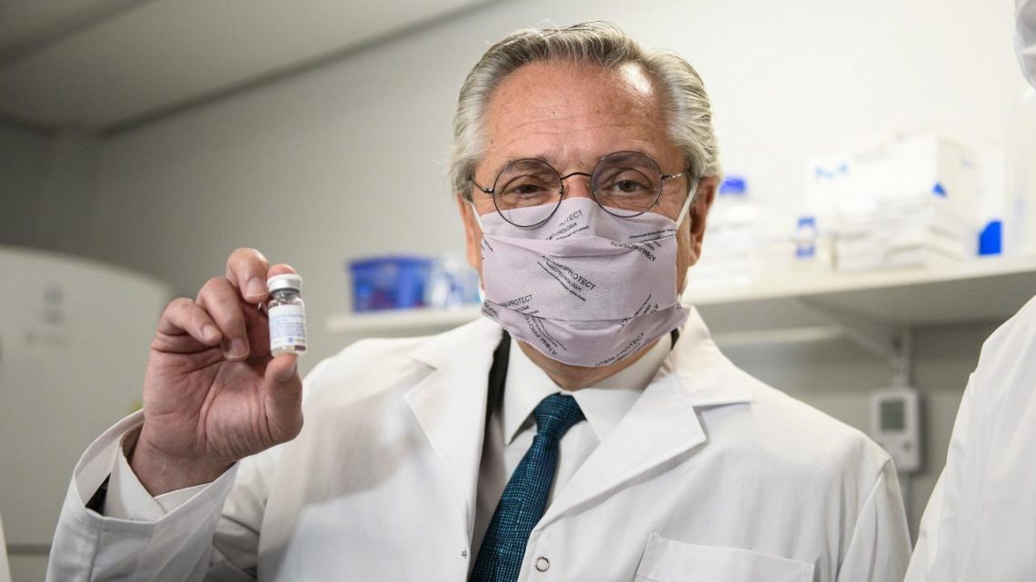 El Presidente recorrió los laboratorios de la Universidad de San Martín donde se desarrolló el suero hiperinmune anti COVID-19 El Presidente recorrió los laboratorios de la Universidad de San Martín donde se desarrolló el suero hiperinmune anti COVID-19