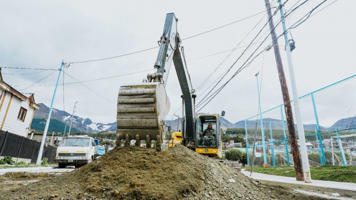 AVANZAN LOS TRABAJOS EN CALLE PONTÓN RÍO NEGRO AVANZAN LOS TRABAJOS EN CALLE PONTÓN RÍO NEGRO