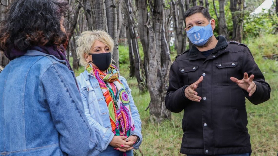 LA MUNICIPALIDAD DE USHUAIA Y LA FUNDACIÓN CULTIVAR SE REUNIERON EN LA RESERVA NATURAL BOSQUE YATANA PARA REINICIAR LOS TRABAJOS DE LA COMISIÓN LA MUNICIPALIDAD DE USHUAIA Y LA FUNDACIÓN CULTIVAR SE REUNIERON EN LA RESERVA NATURAL BOSQUE YATANA PARA REINICIAR LOS TRABAJOS DE LA COMISIÓN