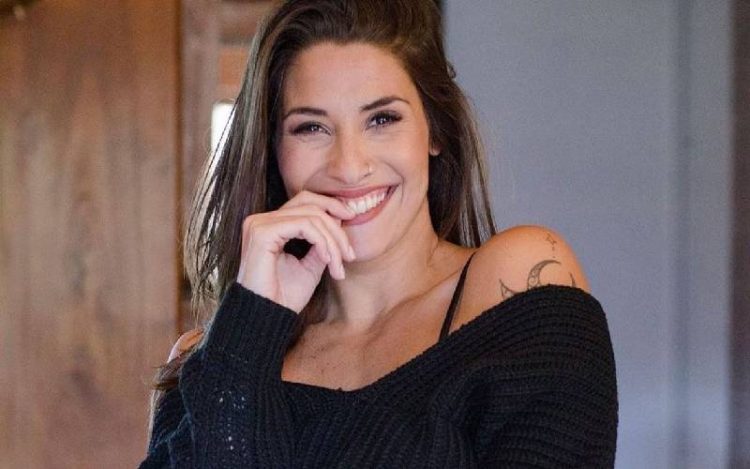 Sobre las piedras y en (peligrosa) microbikini, Ivana Nadal se dejó acariciar por el verano Sobre las piedras y en (peligrosa) microbikini, Ivana Nadal se dejó acariciar por el verano