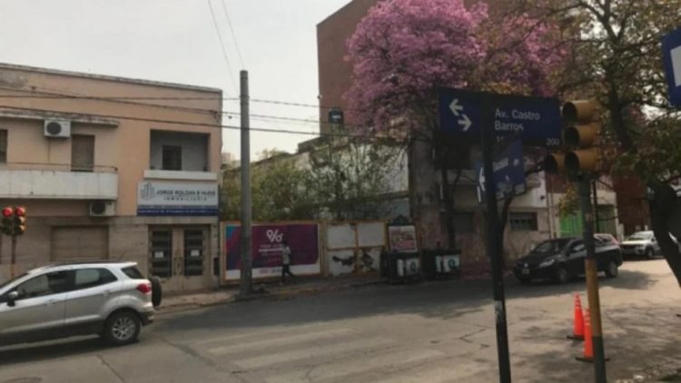 Le fue infiel a su pareja y ella lo escrachó con un pasacalles: “Bancate el embarazo de tu novia” Le fue infiel a su pareja y ella lo escrachó con un pasacalles: “Bancate el embarazo de tu novia”