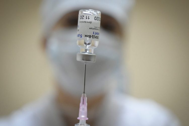 Denunciaron que dos enfermeras se contagiaron de COVID-19 tras darse la vacuna Denunciaron que dos enfermeras se contagiaron de COVID-19 tras darse la vacuna