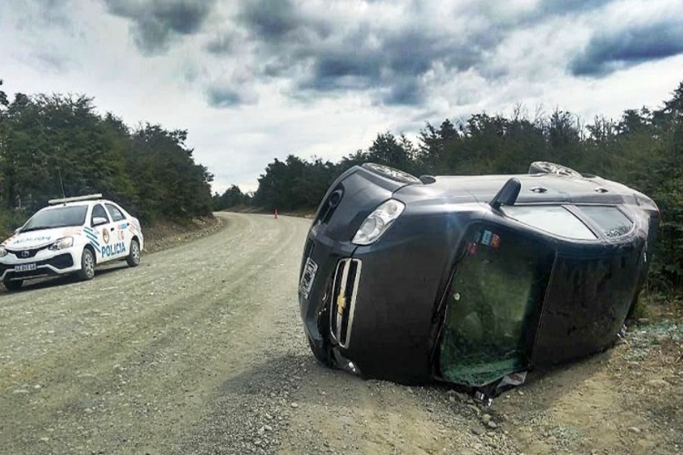 Dos vuelcos sin lesionados Dos vuelcos sin lesionados