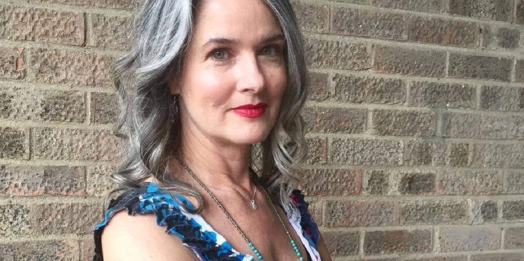 Tiene 56 años, su novio 36 y asegura que el sexo con hombres más jóvenes es “compatible con su resistencia” Tiene 56 años, su novio 36 y asegura que el sexo con hombres más jóvenes es “compatible con su resistencia”