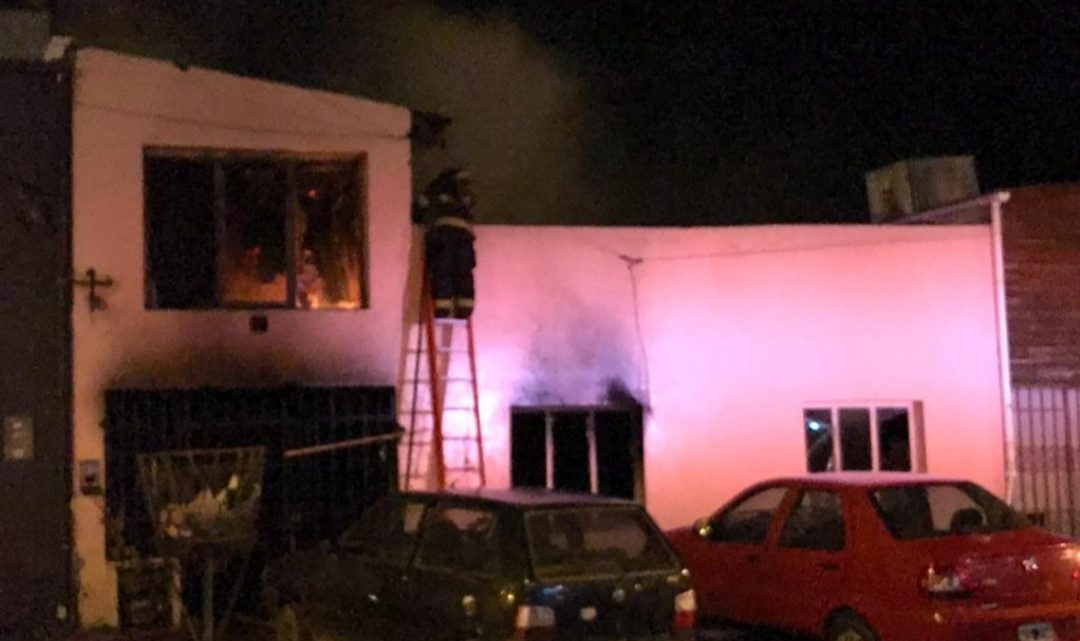 Juntan donaciones para las familias que perdieron todo en el incendio de esta madrugada Juntan donaciones para las familias que perdieron todo en el incendio de esta madrugada