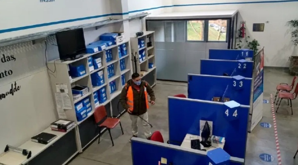 La Municipalidad de Ushuaia realizó la desinfección de las sedes de PAMI y ANSES La Municipalidad de Ushuaia realizó la desinfección de las sedes de PAMI y ANSES