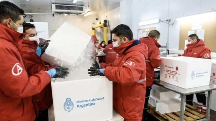 Tierra del Fuego recibirá 3 mil vacunas de Astrazeneca Tierra del Fuego recibirá 3 mil vacunas de Astrazeneca