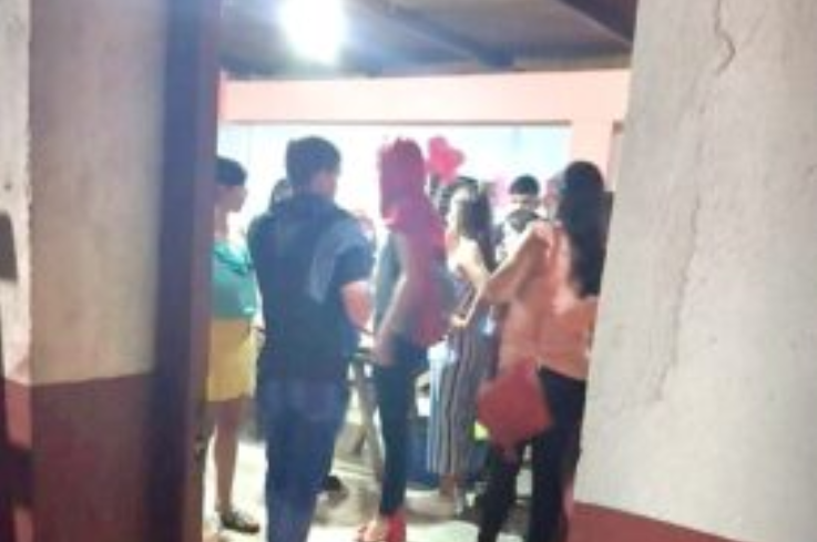 Hablemos de reuniones clandestinas… Hablemos de reuniones clandestinas…