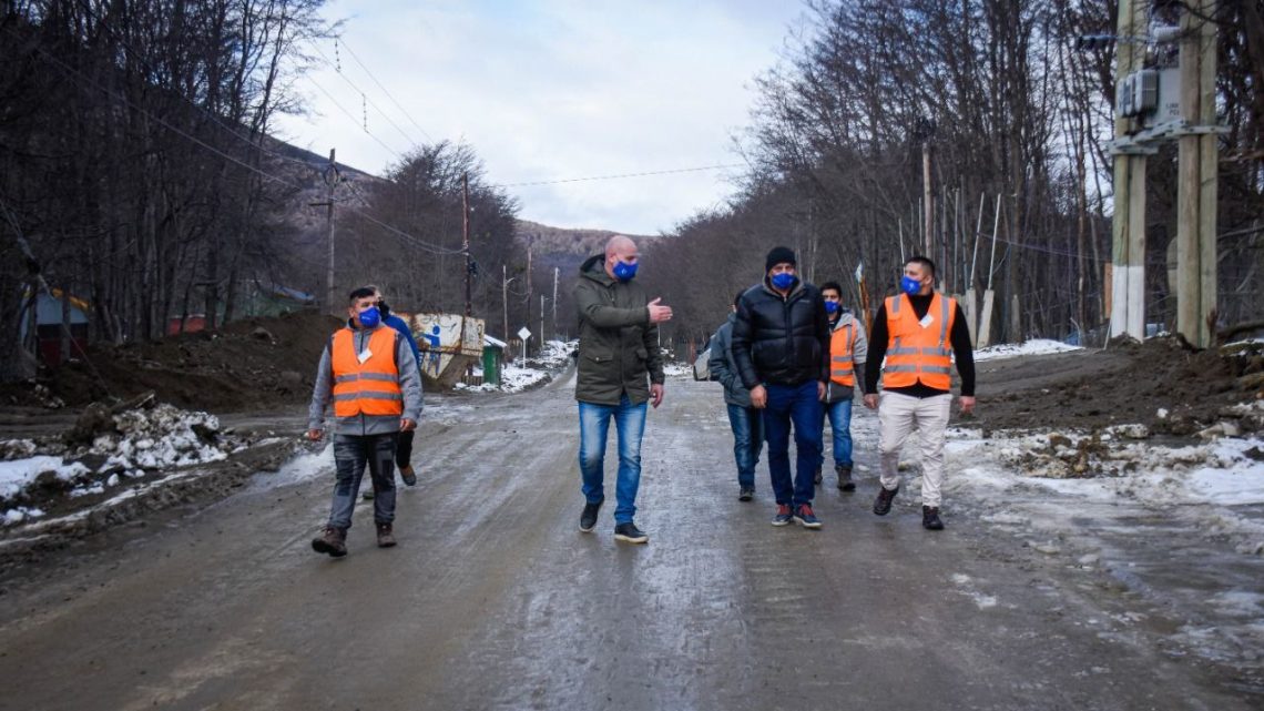 LA MUNICIPALIDAD DE USHUAIA REALIZARÁ TRABAJOS EN ANDORRA E INFORMÓ A LOS VECINOS DEL SECTOR LA MUNICIPALIDAD DE USHUAIA REALIZARÁ TRABAJOS EN ANDORRA E INFORMÓ A LOS VECINOS DEL SECTOR