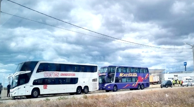 Chile rechazó el ingreso de 48 argentinos de los cuales 21 estaban infectados Chile rechazó el ingreso de 48 argentinos de los cuales 21 estaban infectados