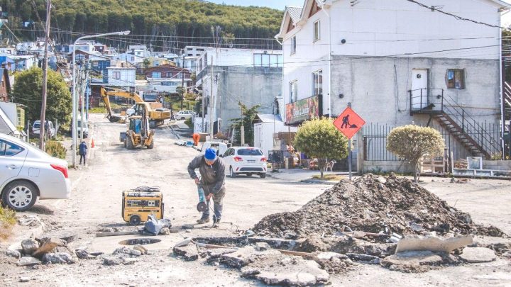 “Este es un sector de la ciudad que siempre se anegaba, y con esta obra se va sanear y mejorar la zona”, dijo Castro